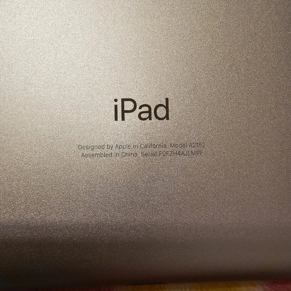Apple iPad Air 3 3rd Gen 64GB Silver Wifi Tablet w/ Accessories Works